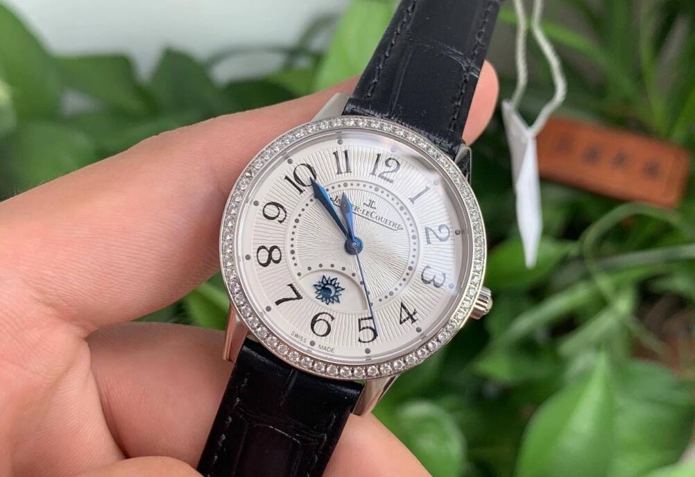 大作?那些学生党玩游戏的时候,大作家女款石英表多少钱 大作?那些学生党玩游戏的时候,大作家女款石英表多少钱