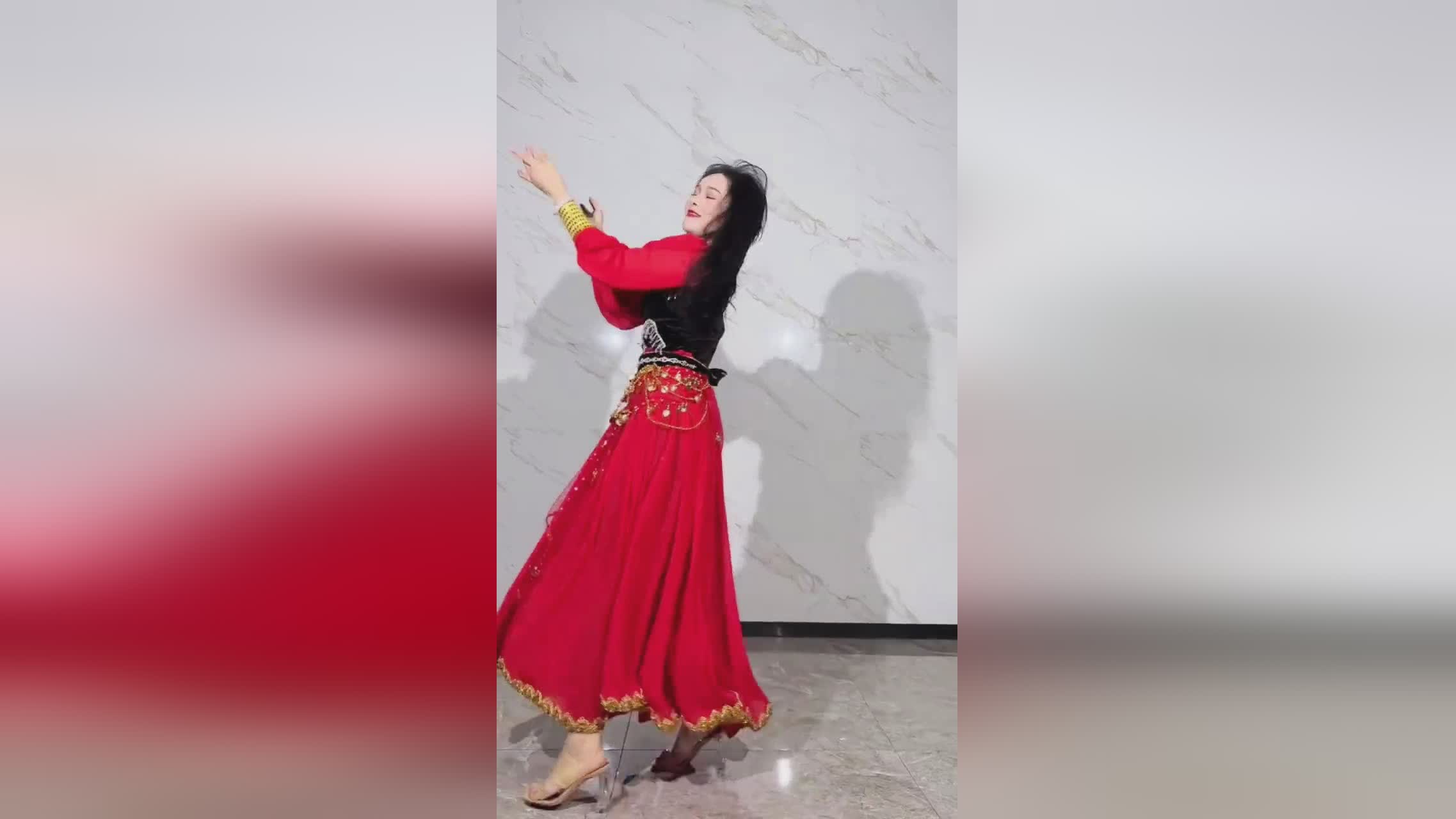 舞蹈游戏？这只是她们喜欢舞蹈的一种表达方式罢了