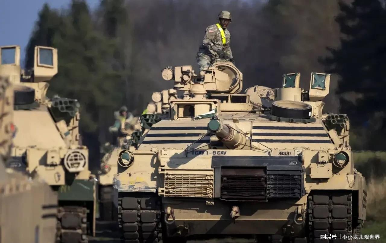 花武器：其他武器则可以进行攻击多次，轻松躲避BOSS的扫击