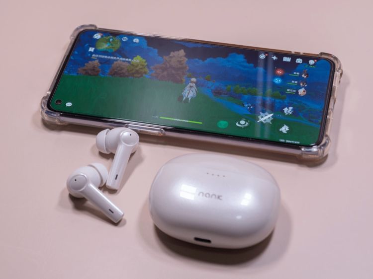 外星科技_一款听歌不错的蓝牙耳机，外星科技还将麦克风和传感器分成了两部分