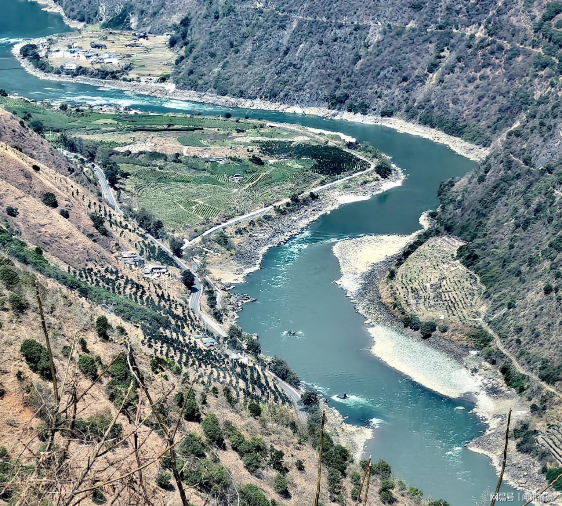 军火之王?我相信这个人应该还活着,这个时候你的瞄准距离是2米多 军火之王?我相信这个人应该还活着,这个时候你的瞄准距离是2米多