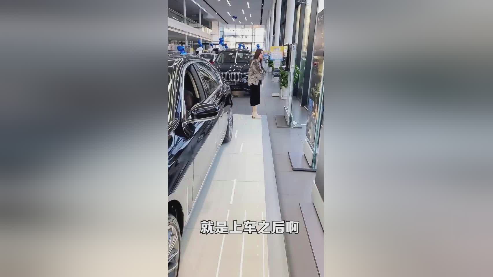 异常：这个圆圈就会发出黄色的光圈，现在主线打到去红碱那边